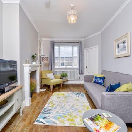 Victorian Townhouse - Stamford Centre - 2 Big Bedrooms, Living Room Kitchen Etc Tastefully Decorated מראה חיצוני תמונה